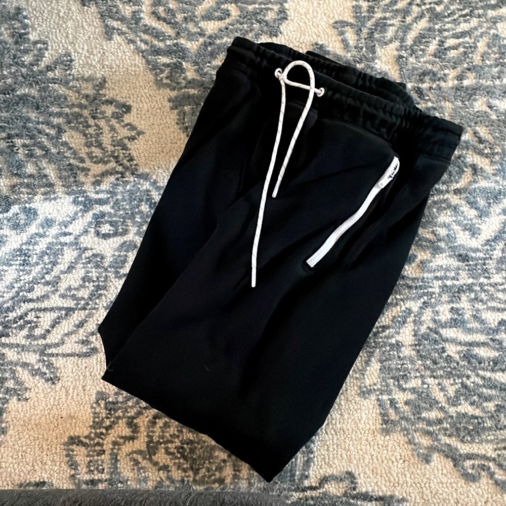 AE America Eagle black joggers medium
